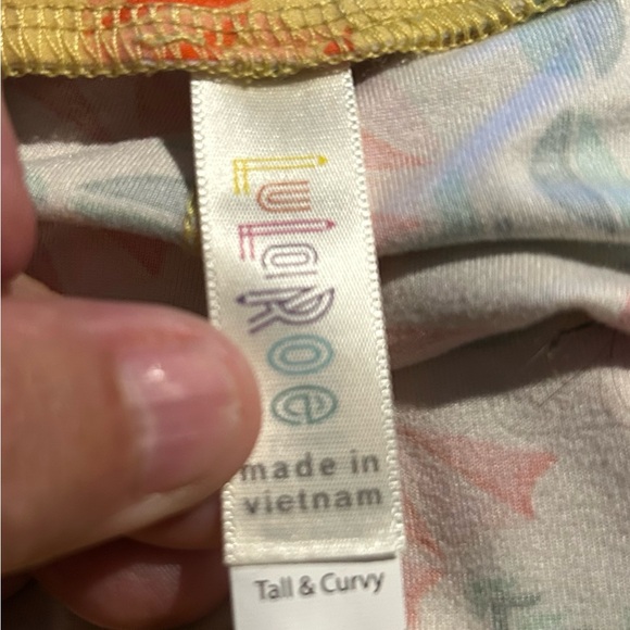 LuLaRoe Tall and Curvy Leggings - Picture 3 of 3